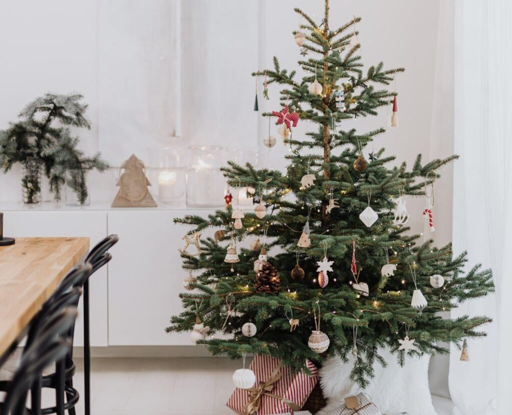 Blue Christmas Tree Ideas to Brighten Your Holiday